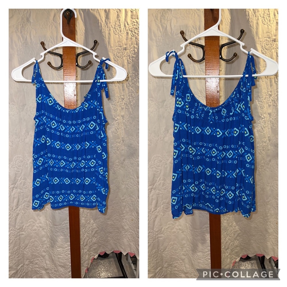 Another cute flowey cropped tank